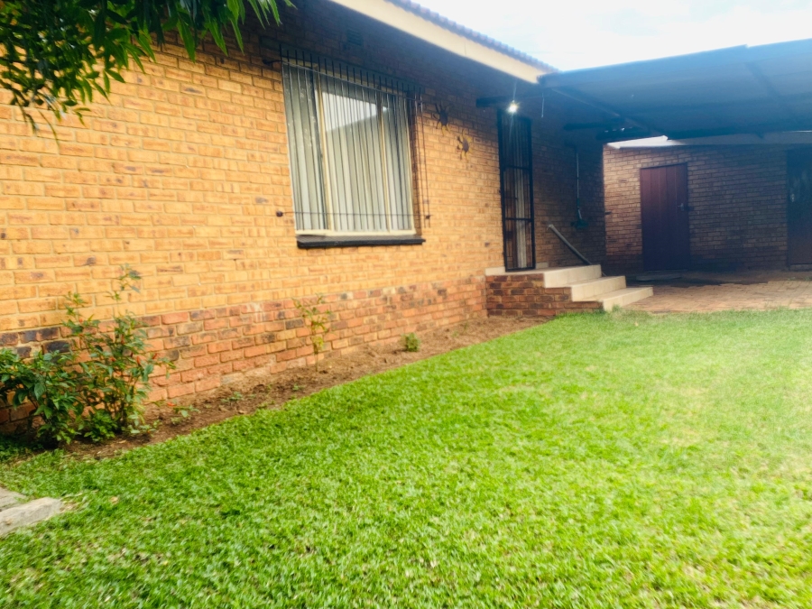 3 Bedroom Property for Sale in Roodia Free State